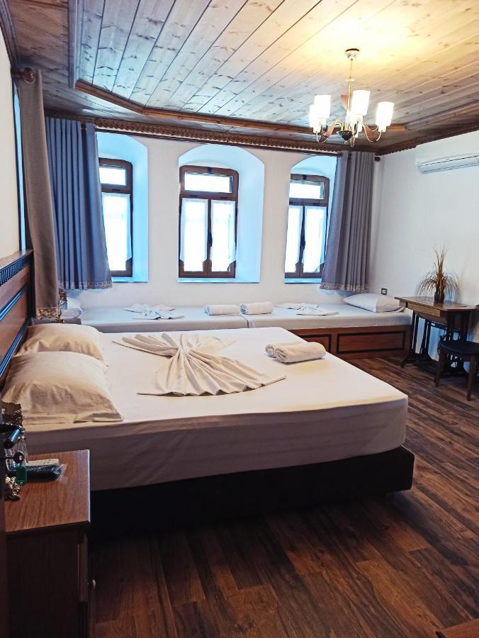 Boutique Hotel Praga ジロカストラ エクステリア 写真