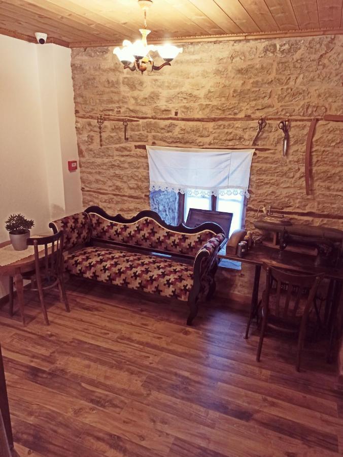 Boutique Hotel Praga ジロカストラ エクステリア 写真