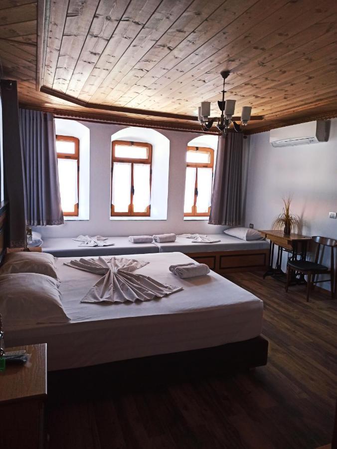 Boutique Hotel Praga ジロカストラ エクステリア 写真