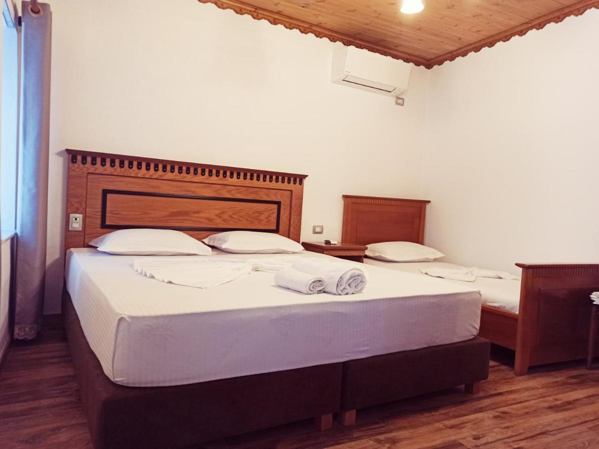 Boutique Hotel Praga ジロカストラ エクステリア 写真
