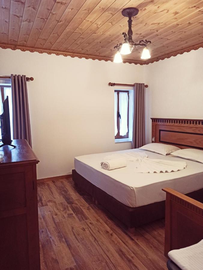 Boutique Hotel Praga ジロカストラ エクステリア 写真