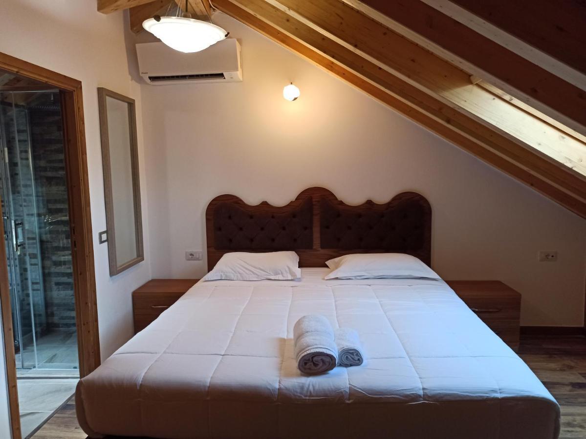 Boutique Hotel Praga ジロカストラ エクステリア 写真
