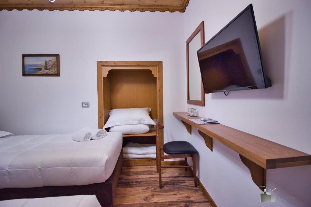 Boutique Hotel Praga ジロカストラ エクステリア 写真