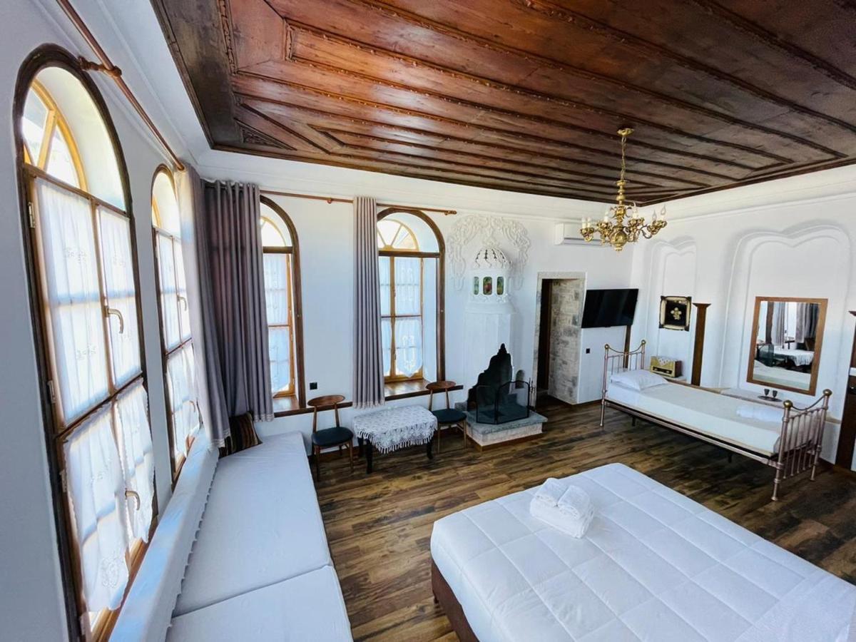 Boutique Hotel Praga ジロカストラ エクステリア 写真