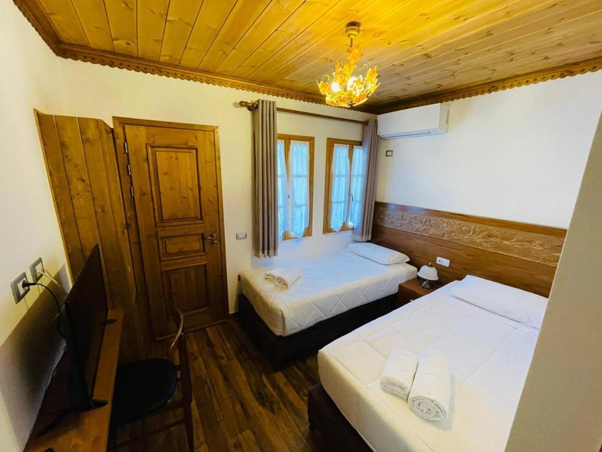 Boutique Hotel Praga ジロカストラ エクステリア 写真