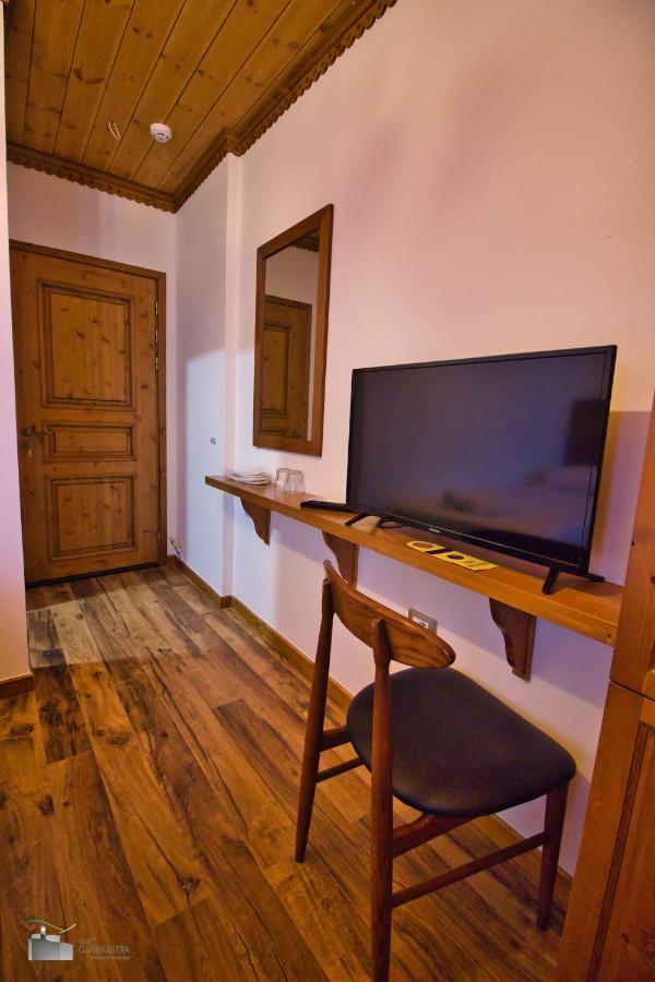 Boutique Hotel Praga ジロカストラ エクステリア 写真