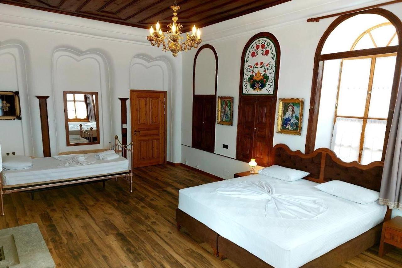 Boutique Hotel Praga ジロカストラ エクステリア 写真