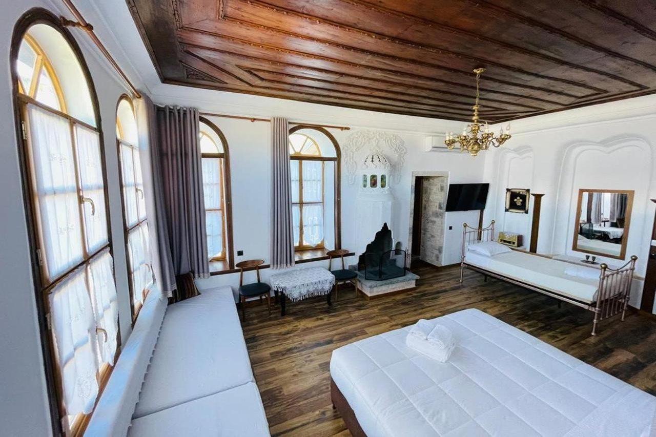 Boutique Hotel Praga ジロカストラ エクステリア 写真