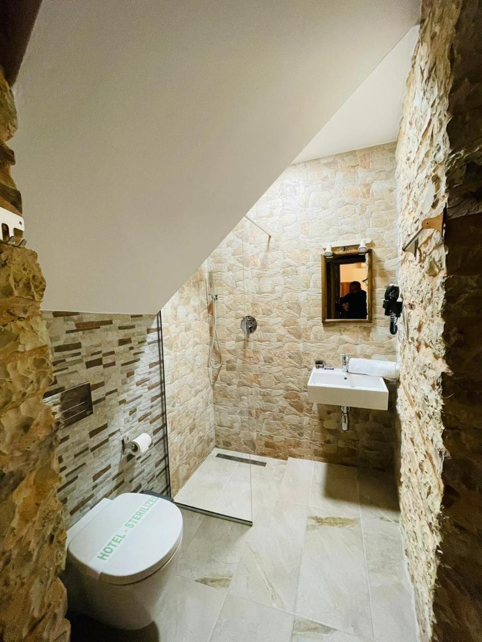 Boutique Hotel Praga ジロカストラ 部屋 写真
